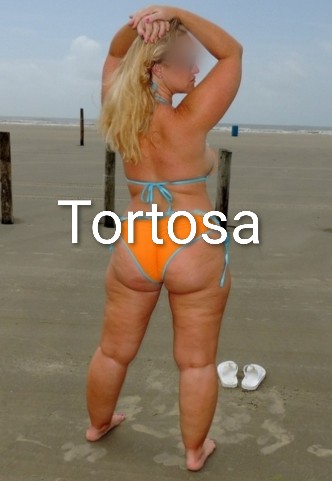MUJER MADURA RELLENITA DE AMOR