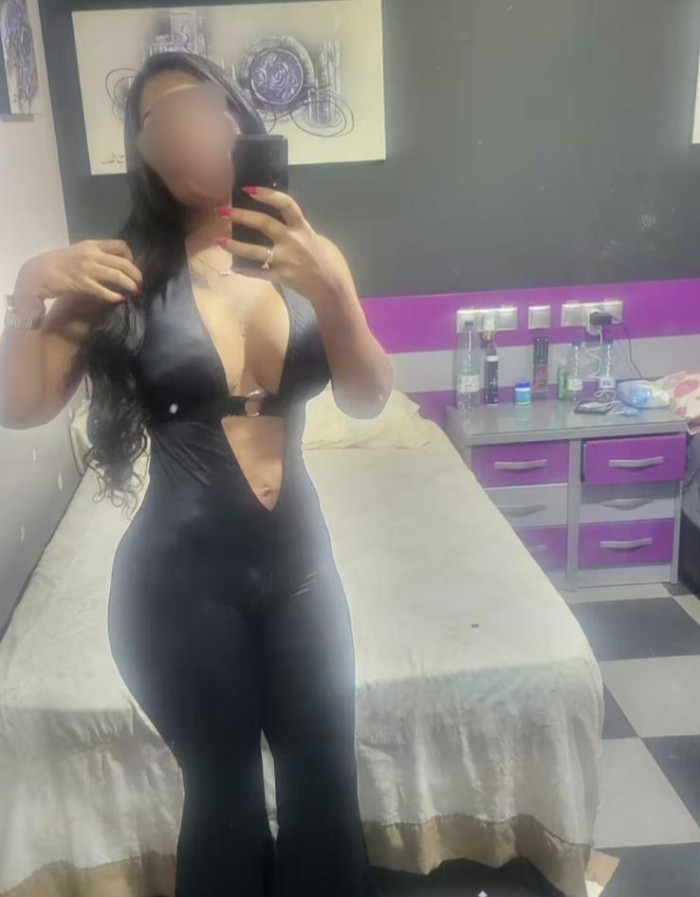 DIOSA DEL PLACER COMPLACIENTE A TOPE EN LEON