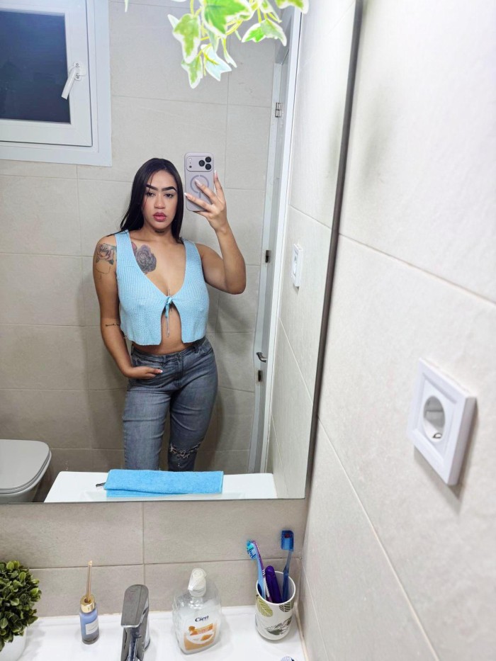 Naty una venezolana muy cachonda