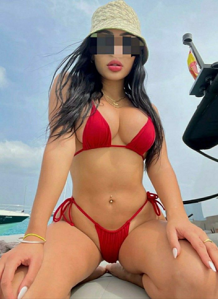 Vanessa extrovertida y ardiente jovencita