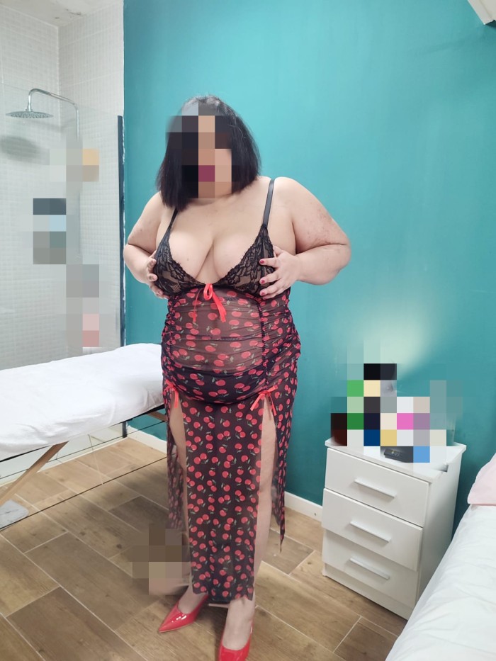 Curvy milf 40€ media hora 60€ una hora