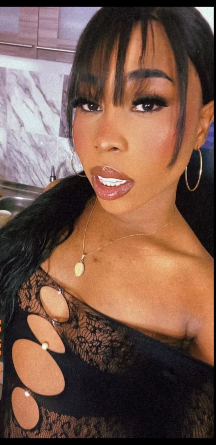 TRANS POLLONA COMPLACIENTE FIESTERA EN MANRESA