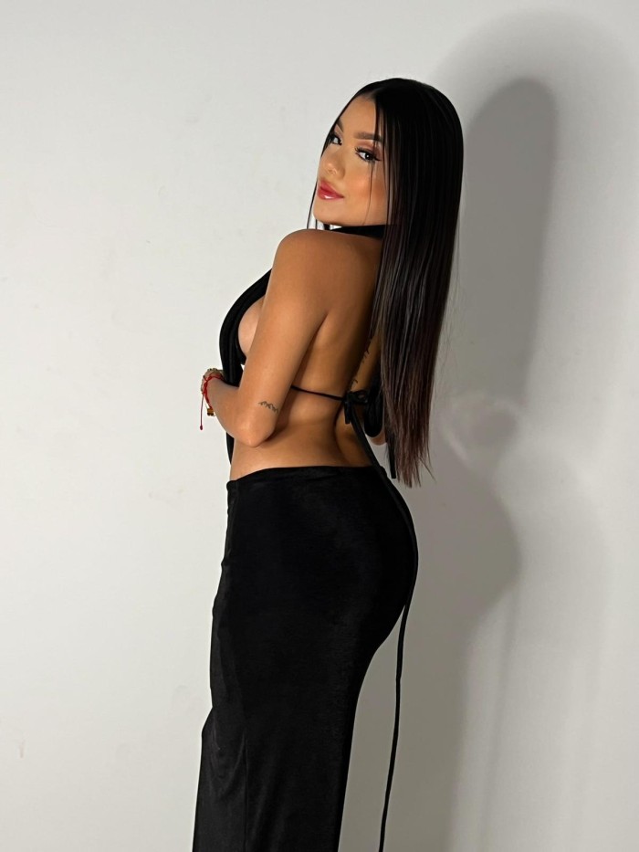 EN MALAGA HERMOSA MUJER EXQUISITA SIN LIMITES
