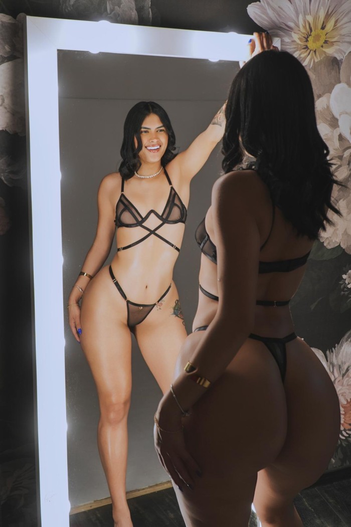 LUNA 685246956 LATINA CACHONDA EN PUERTO BANUS