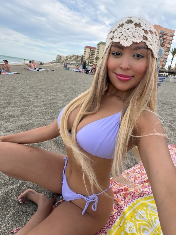 Tu colegiala cachonda de garganta profunda Sexy Vip bella