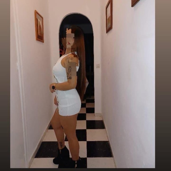 AMIGUITAS CACHONDAS (VEN A FOLLARNOS) SOMOS EXPERTAS SACANDO LECHE