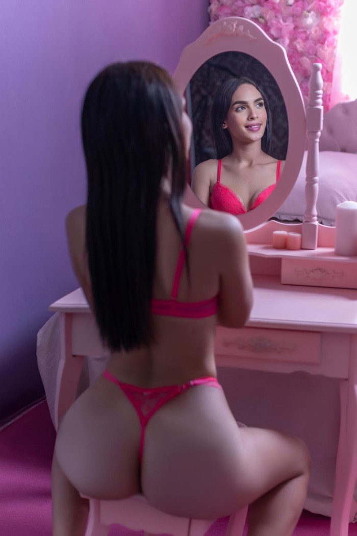 LATINA SENSUAL CON GANAS DE FOLLAR A TOPE
