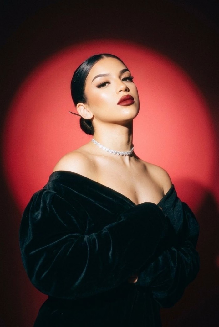 Gatita traviesa… dulce princesa elegante y picante