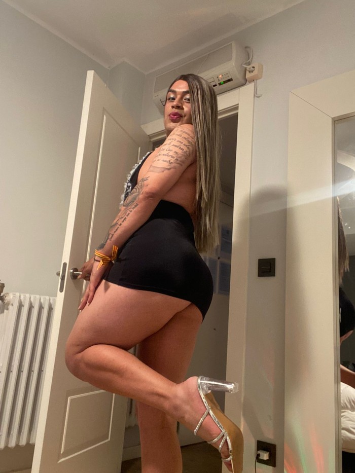 TRANS COMPLACIENTE SENSUAL BOMBA DE SEXO