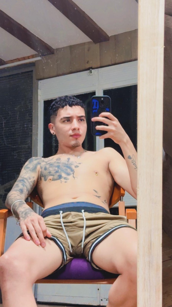 COLOMBIANO PAISA MUY TENTADOR Y COMPLACIENTE