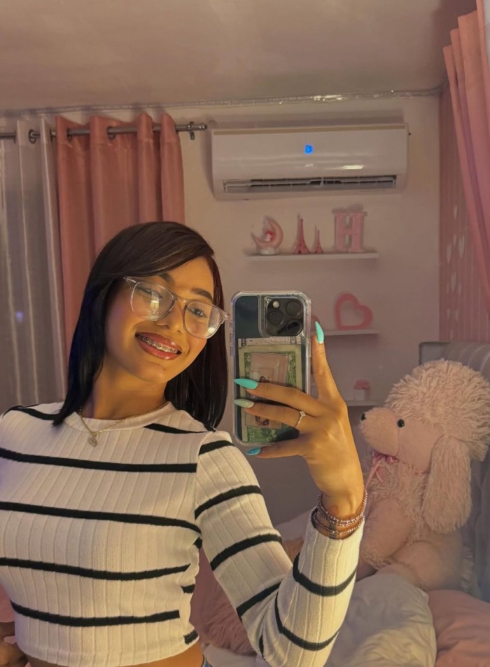 Soy y seré la mejor en mi area soy bella y natural
