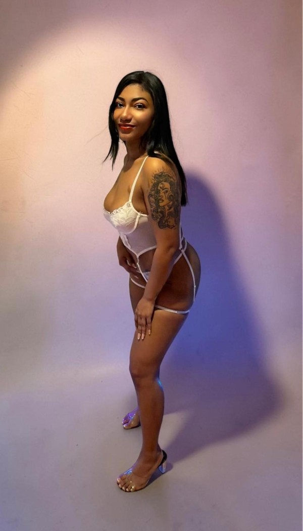 SARA HERMOSA ESCORT SIMPATICA Y COMPLETA -603112630