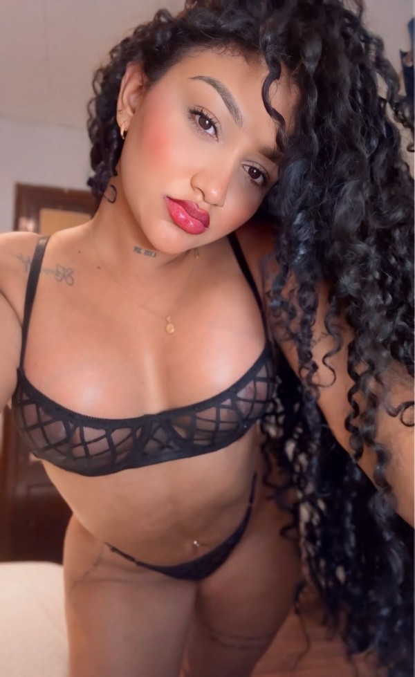 Sexy Guapa Fiestera Rayza te está esperando!!!