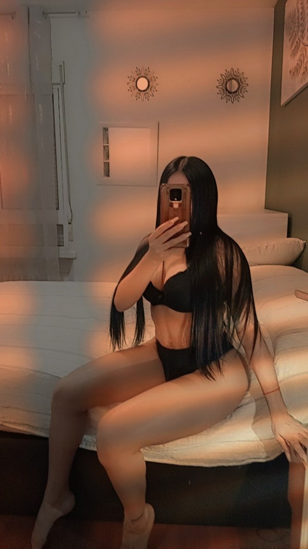 Morenita hasta tarde de la madrugada disponible