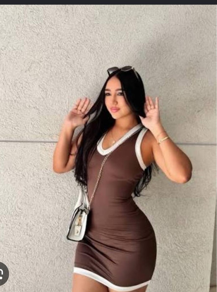 MÍA, PRECIOSA JOVENCITA MUY CACHONDA