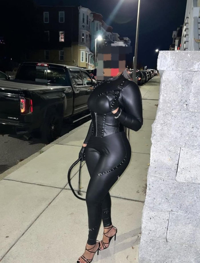 AMA DOMINA DE PASO POR FUENGIROLA LA MEJOR