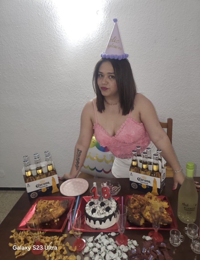 Puta Estepona Yenni MADURITA cachonda fiestera