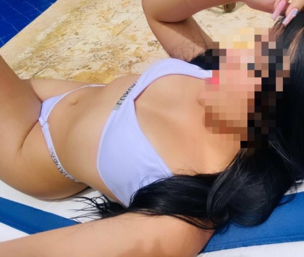 Daniela colombiana muy fiestera 24/7