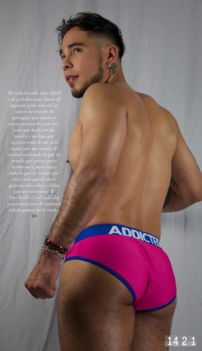 Chaval majo guapote serio cachondo fiestero