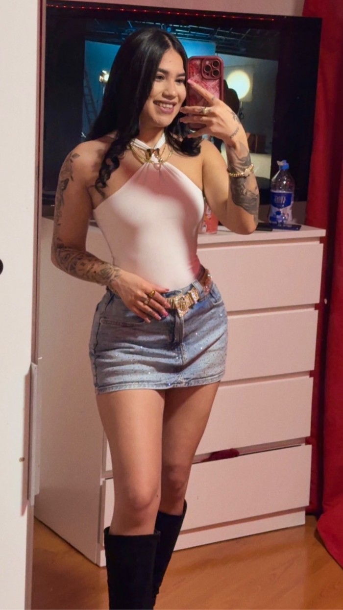 Tifany Bella Delgada Joven Estudiante