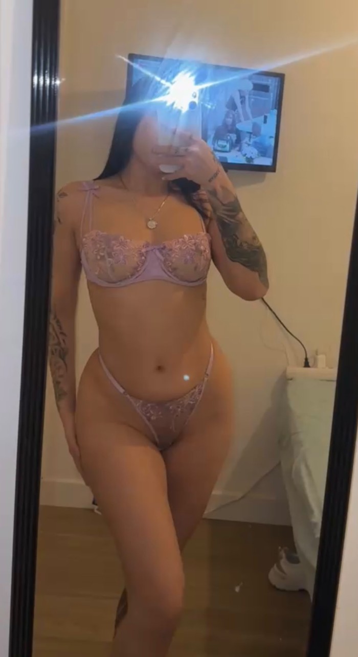 Tifany Bella Delgada Joven Estudiante