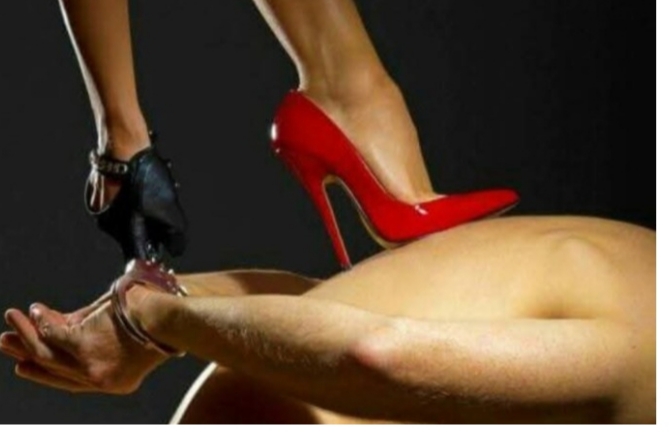 Ama caribeña para sesión de bdsm