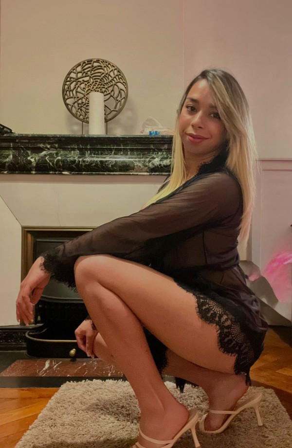 Chica trans brasileña Recien llega