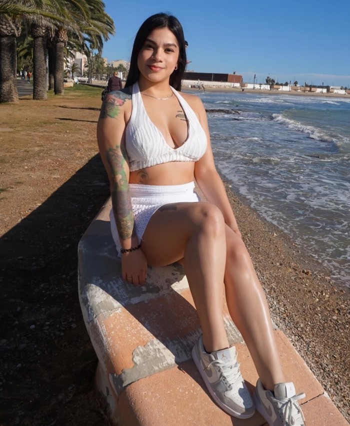 SENSUAL Y PROVOCATIVA VAMOS A CORRERNOS JUNTOS