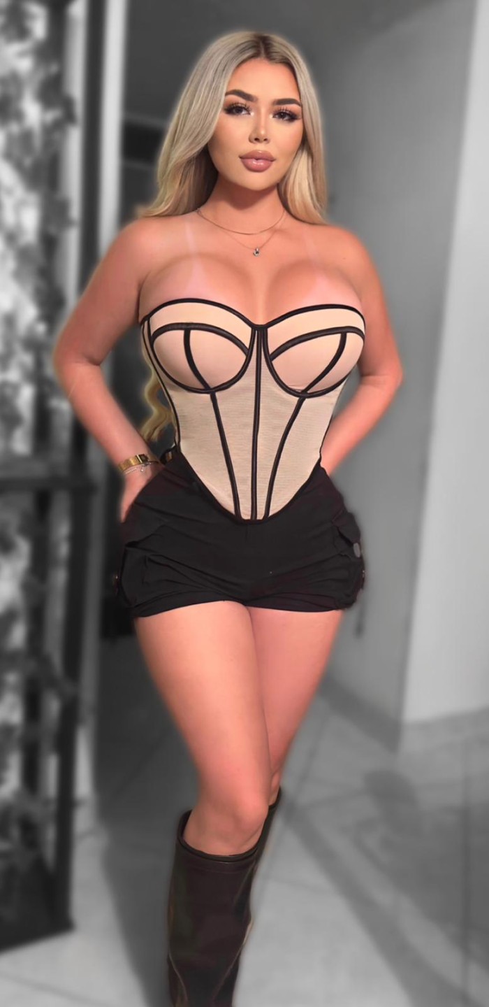 LINDA VALERY – PRECIOSA ESCORT RUBIA DE 25 AÑOS