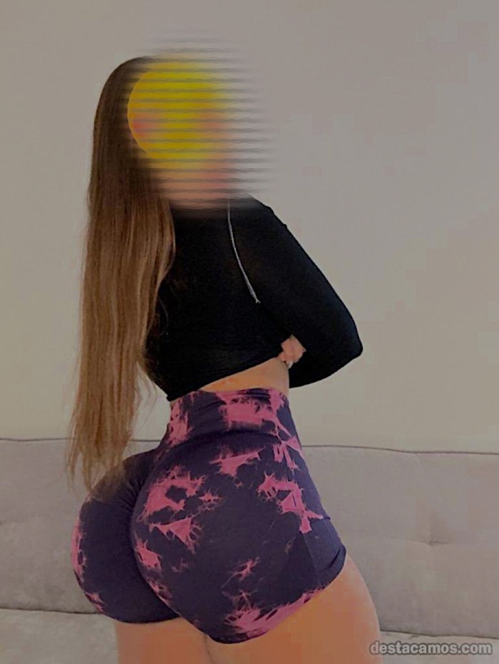 Latina con ganas de mucha fiesta y guarreria conmigo