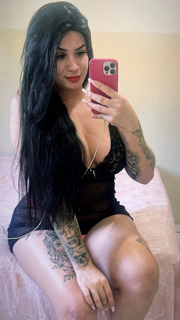 Fotos reales Trans guarra y cachonda morena bronceada
