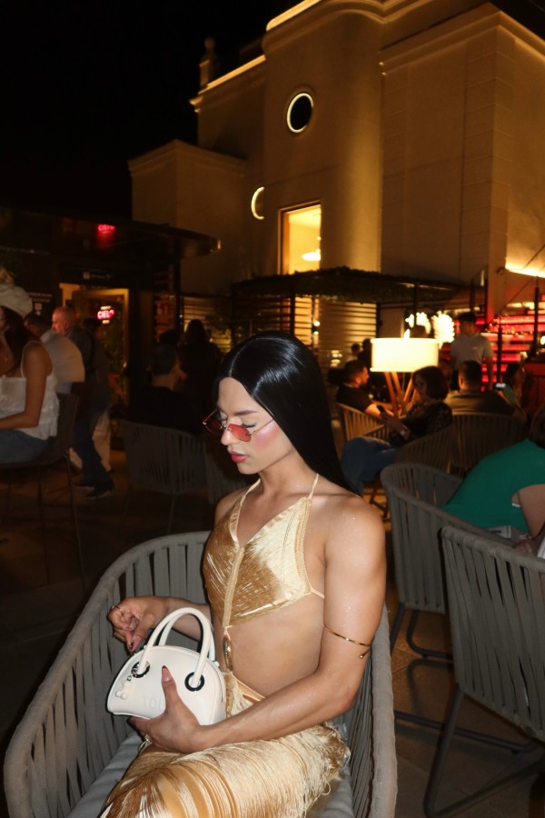 COLOMBIANA FIESTERA-TRANS FEMENINA-EXPERTA EN HETEROS CURIOSOS-COME POLLAS