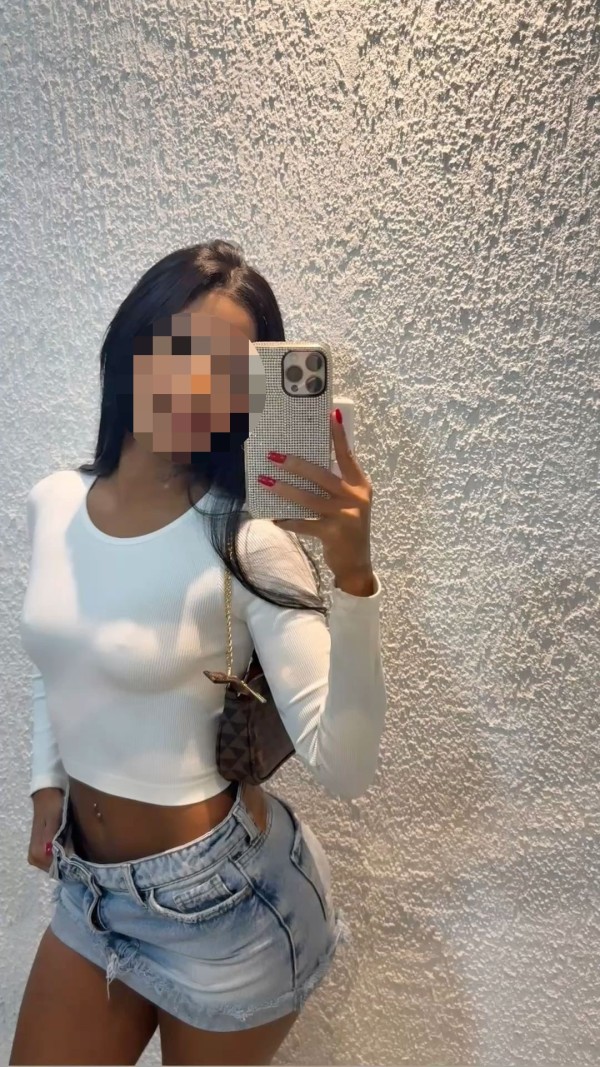 NICOLE MORENAZA COMPLACIENTE Y SÚPER CACHONDA VEN