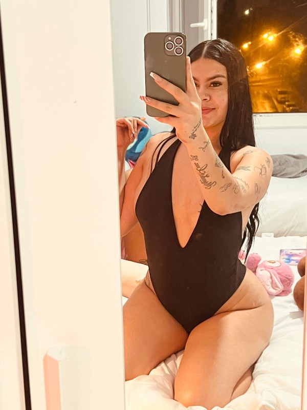 SOFIA E ISABELLA JOVENES LATINAS CALIENTES Y CACHONDAS -612416710