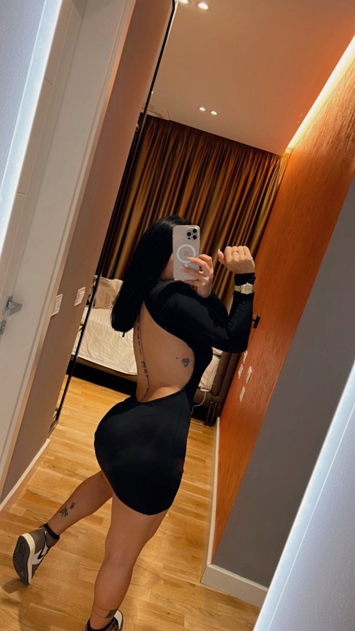 Chanel primera vez en Zaragoza besos trato de n