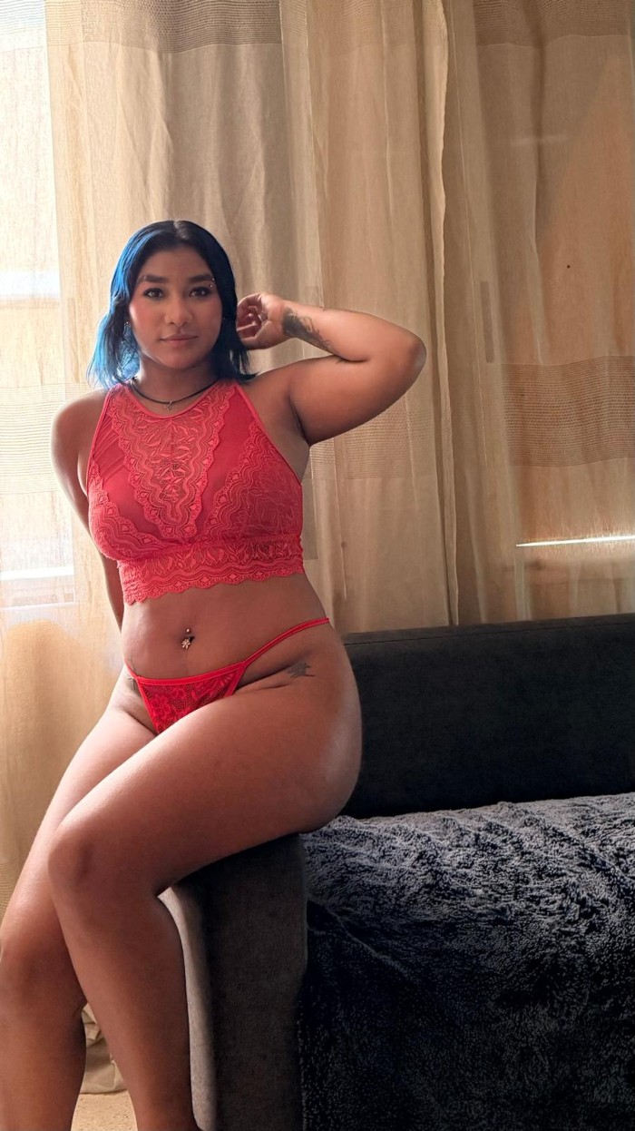 Jovencita guapa sexy complaciente