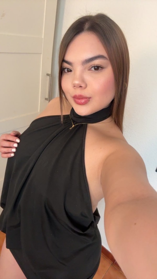 HOLA AMOR SOY JOVENCITA LATINA MOJADITA Y FIESTERA