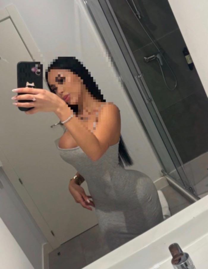 LATINA ESPECTACULAR Y MUY ATREVIDA