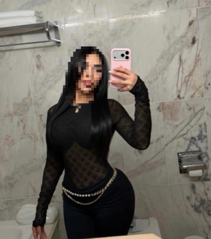 LATINA ESPECTACULAR Y MUY ATREVIDA