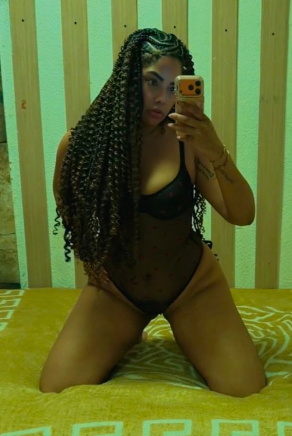 POR JUAN DE HERRERA, CALENTISIMA VENEZOLANA DE LUJO SUPER MORBOSA
