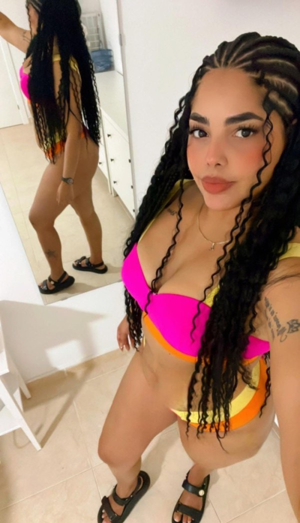 POR JUAN DE HERRERA, CALENTISIMA VENEZOLANA DE LUJO SUPER MORBOSA