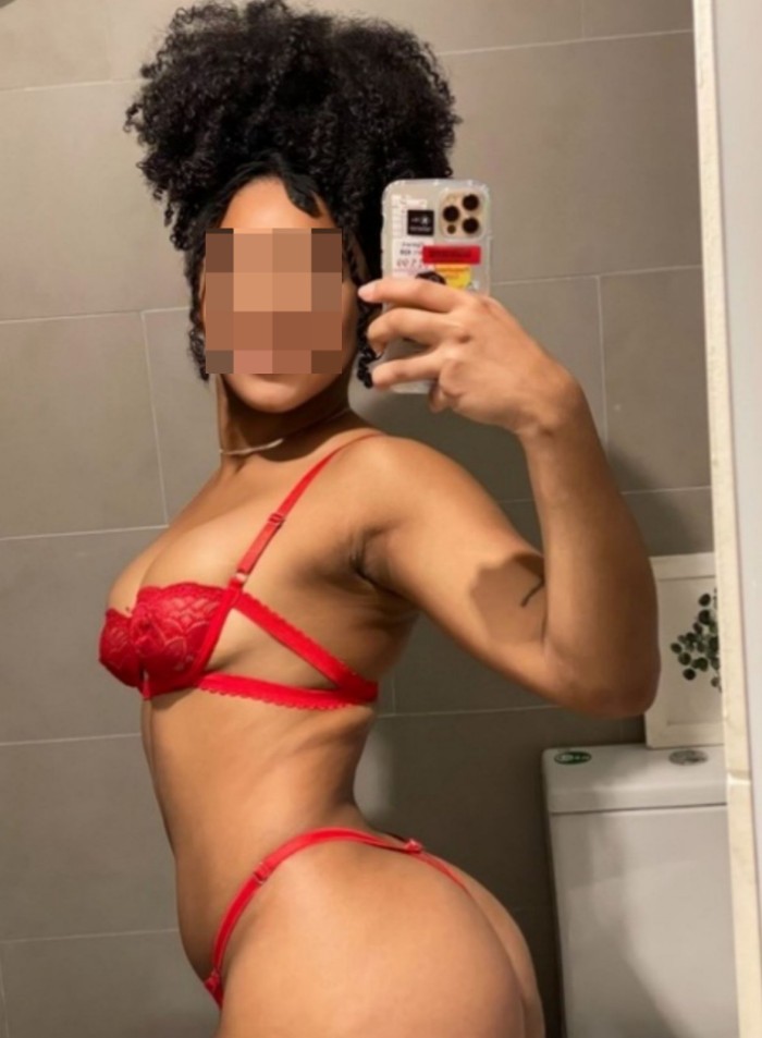 ARDIENTE SENSUAL COMPLACIENTE DIOSA DEL SEXO