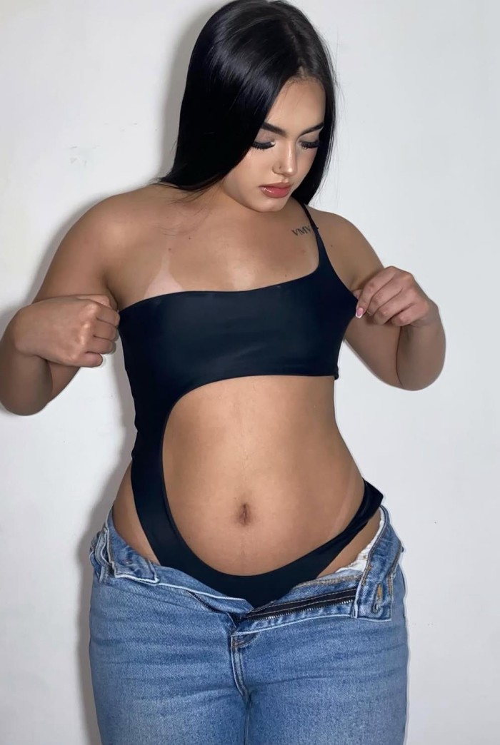 MUJER VENEZOLANA DISPUESTA A COMPLACERTE A TOPE