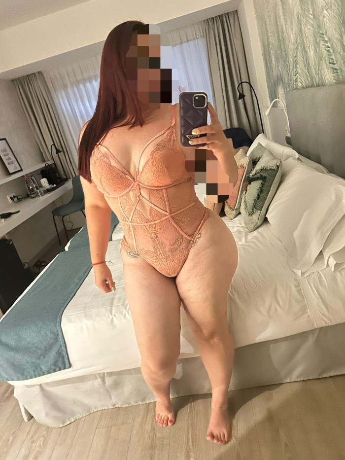 KASSANDRA – MADURA COLOMBIANA SUPER TETONA