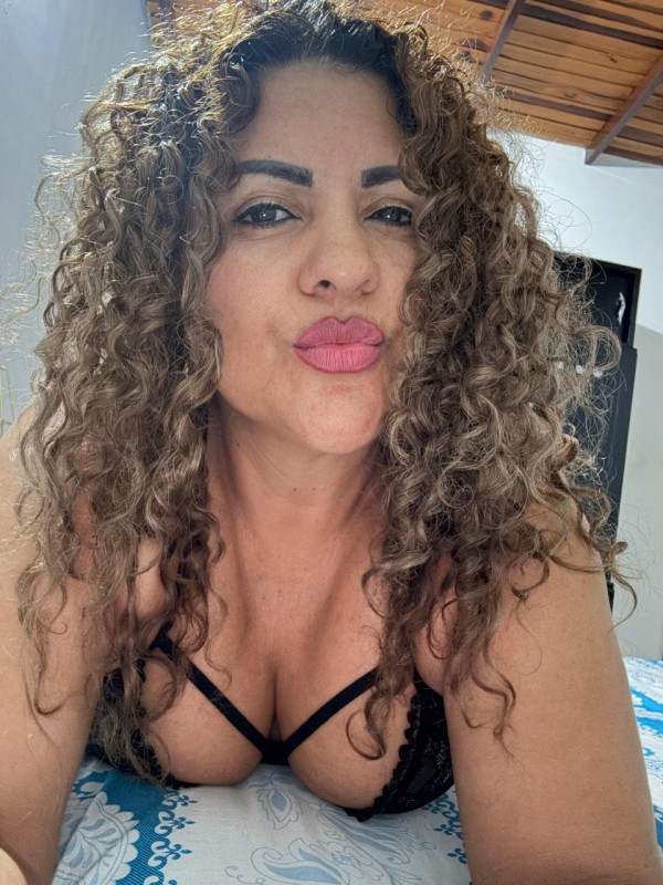 SARA SI TE GUSTA EL GRIEGO, TE DARE GUSTO BEBE