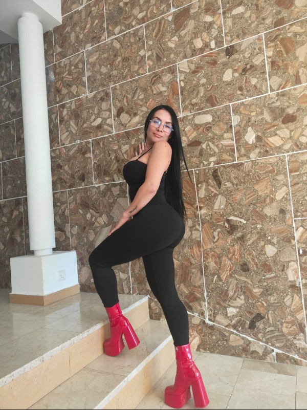 KENDRA UN CUERPO PERFECTO PARA PECAR