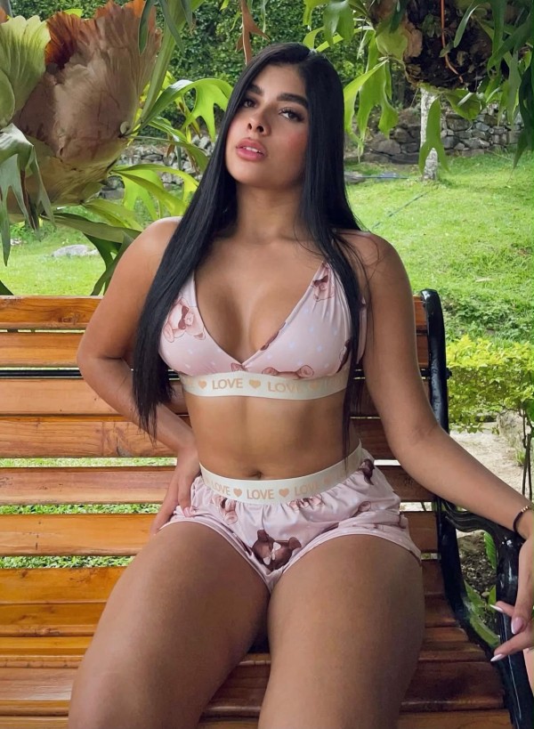 RICA VENEZOLANA RECIÉN LLEGADA