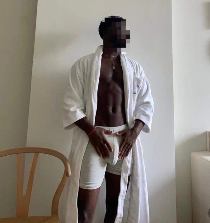 EXQUISITO CHICO NEGRO POLLA GRANDE VEN A DISFRUTAR