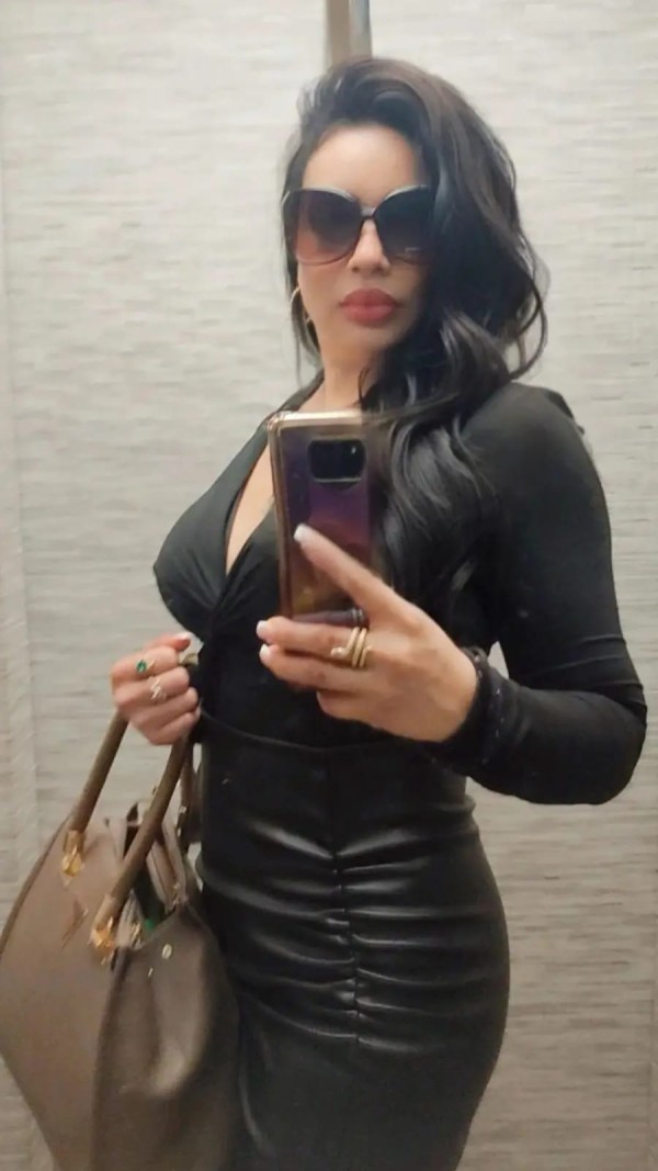 MELISSA– MASAJISTA EROTICA SEXY HOT