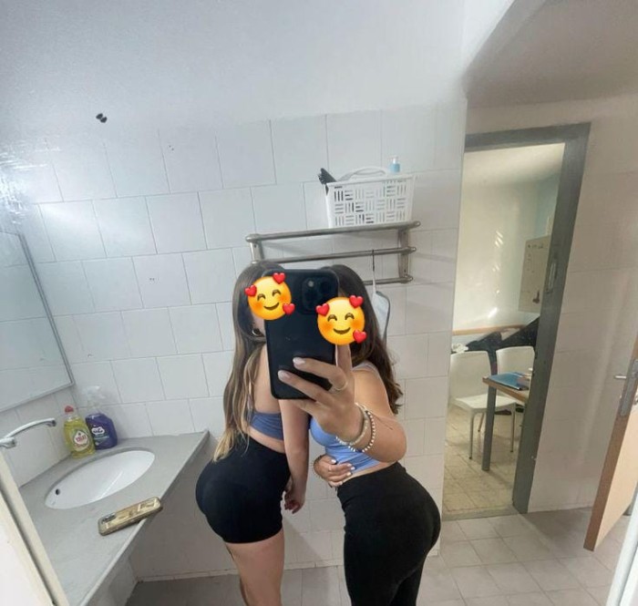 Hermanitas cachondas recién llegada a Nerja